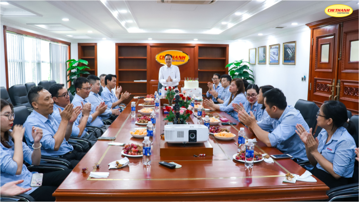 Ban lãnh đạo - Công đoàn công ty cùng đông đảo anh chị em nhân sự Chí Thành.